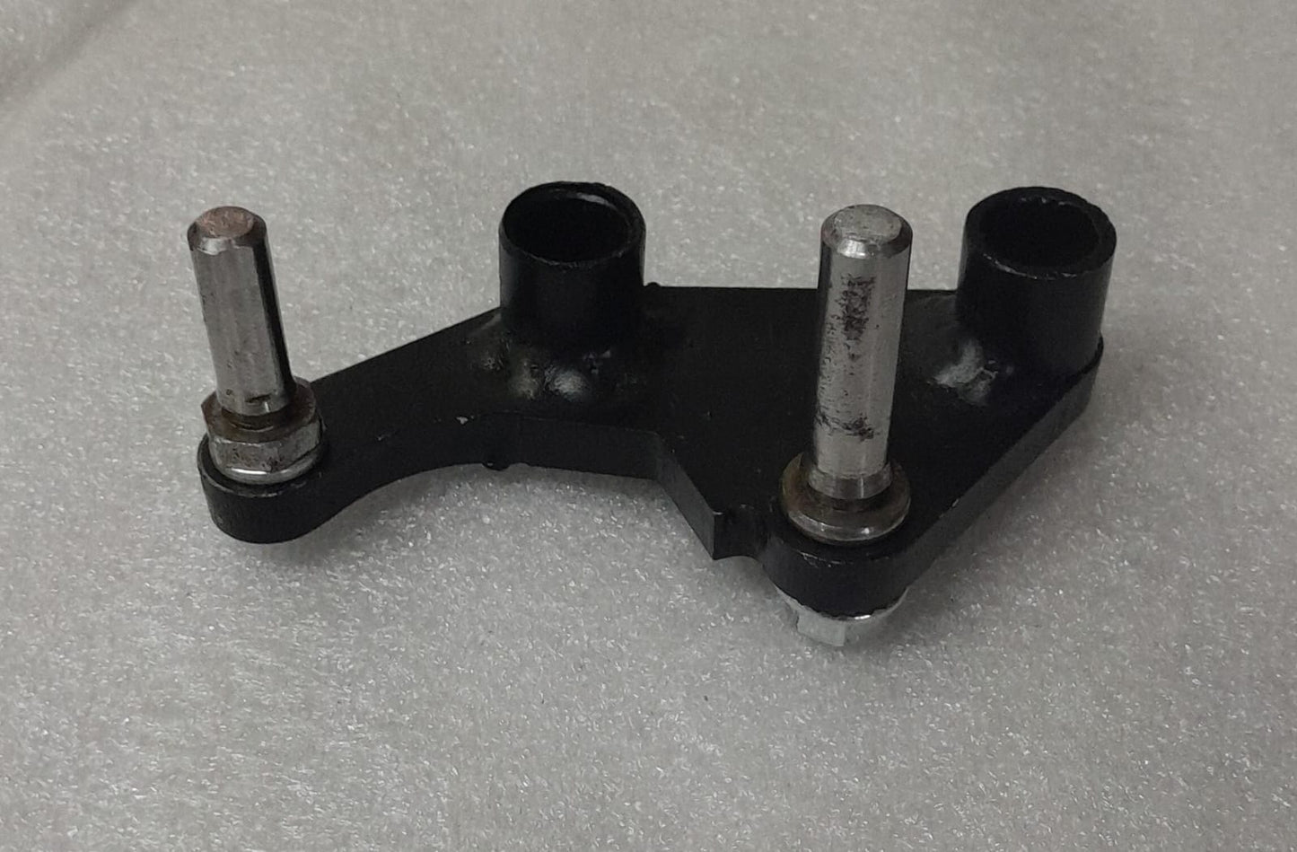 VT7 ÖN DİSK FREN KALİPER BRAKETİ