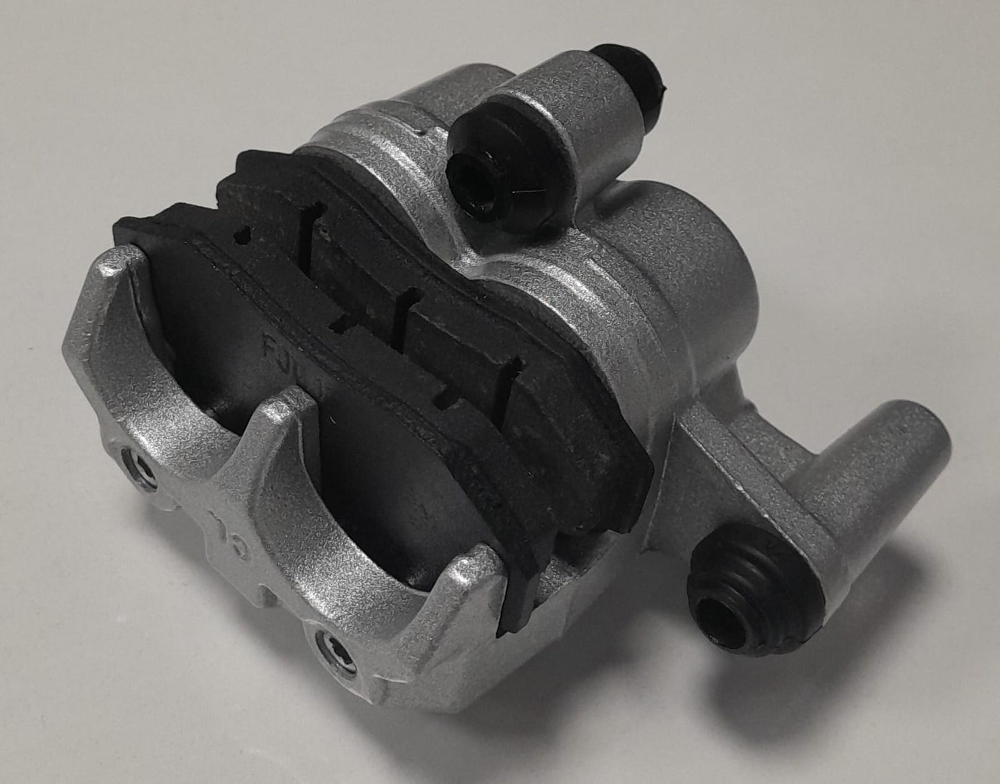 RM5X RM5 ÖN FREN ALT MERKEZİ (Braketsiz)